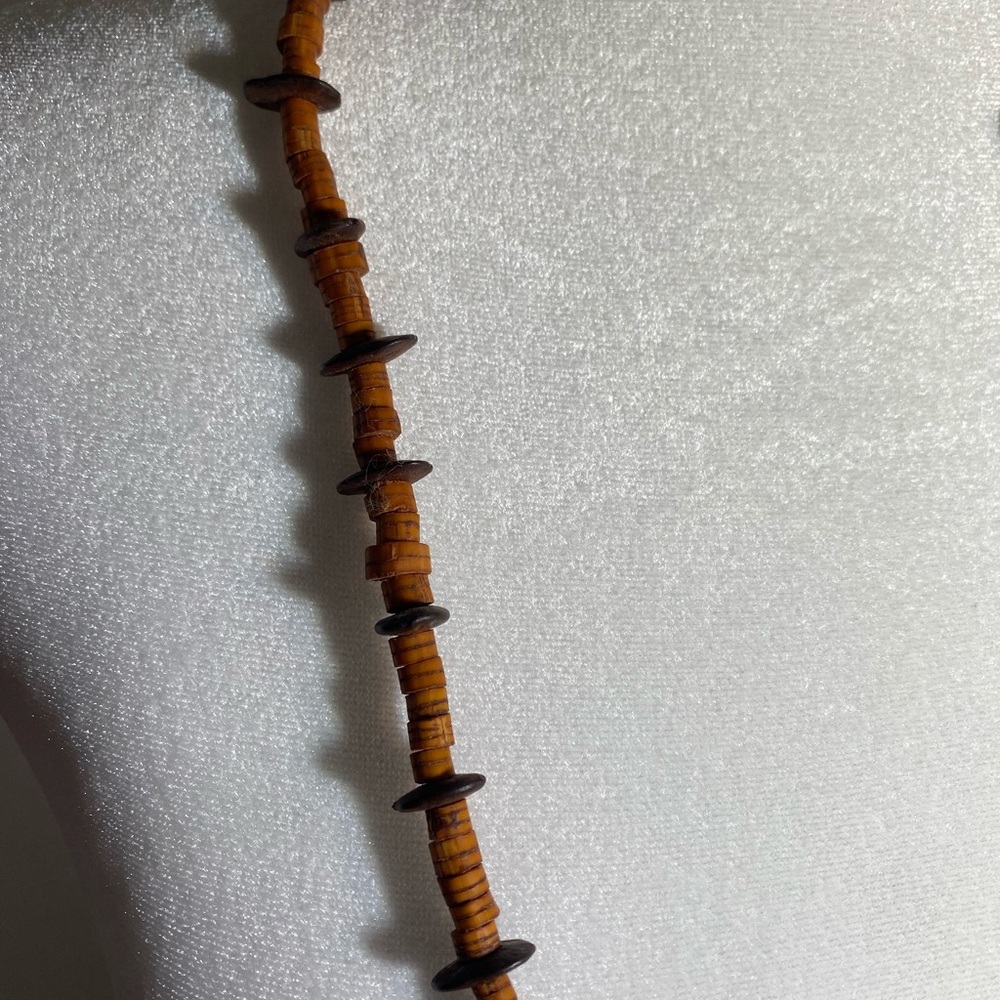 Vintage Hand carved African necklace.Brown carved animals and beads - Picture 7 of 7